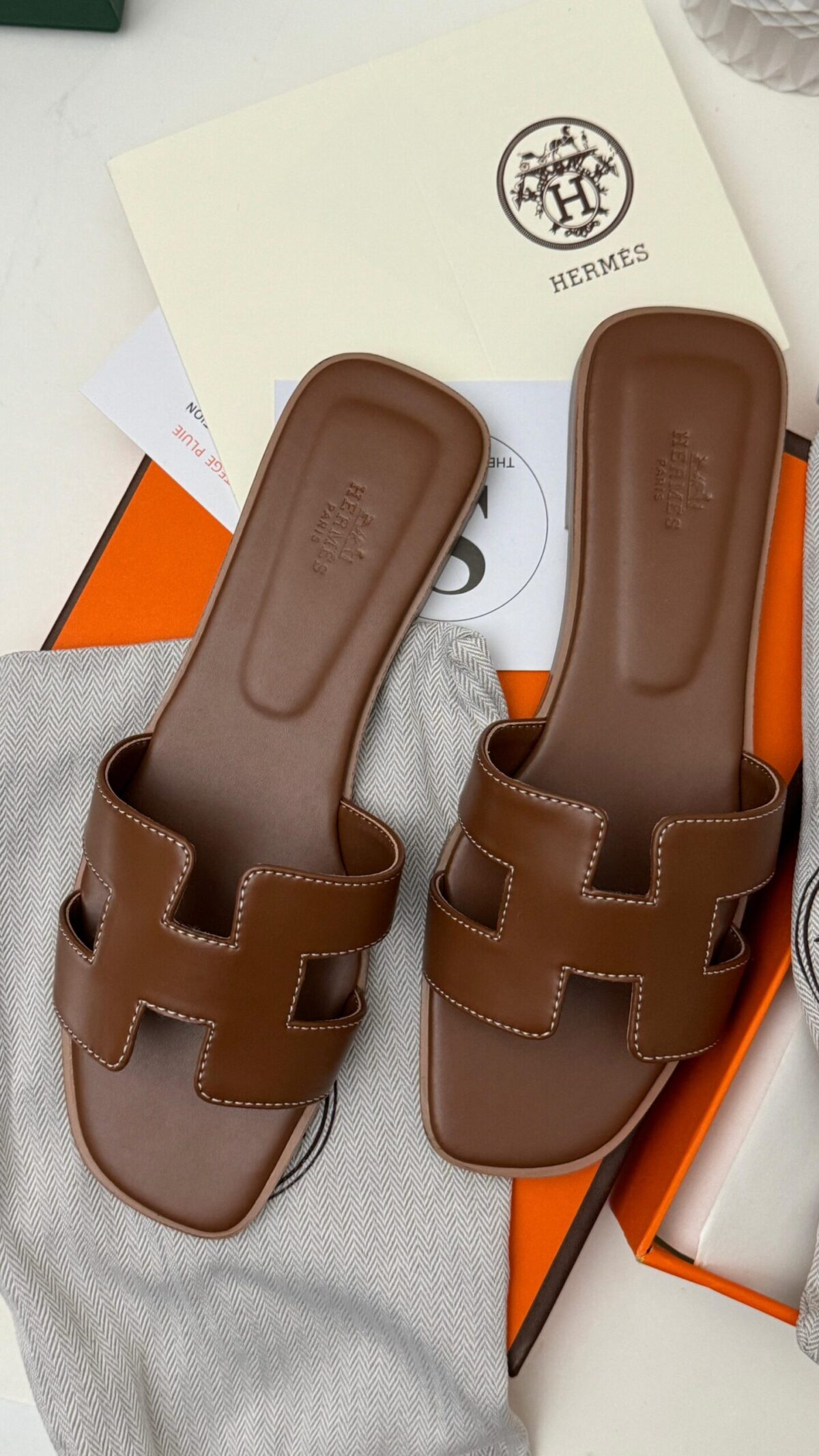 Hermes Orans Brown