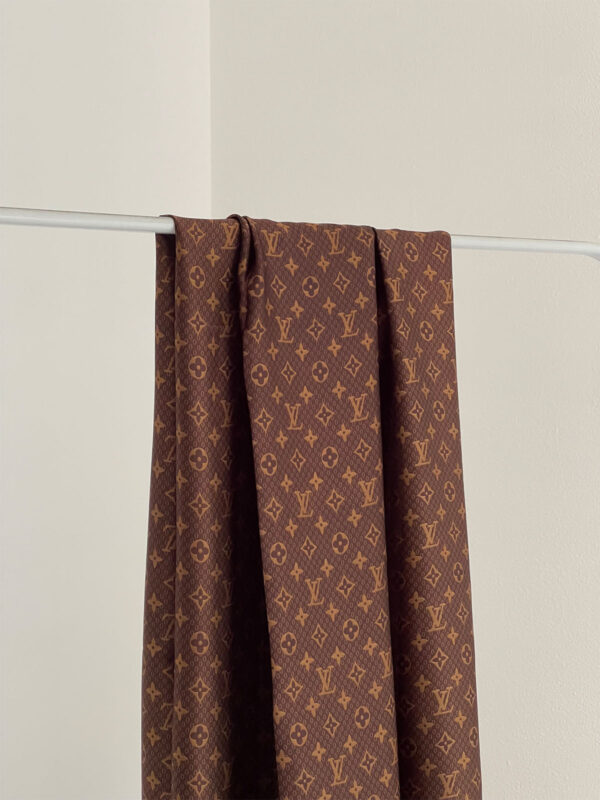 Lv-scarf